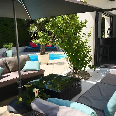 Bed & Breakfast Bed,kitchen And Swimming Pool Esterel 2*