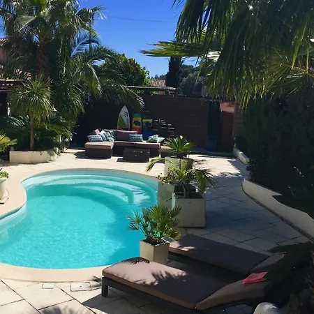 Bed,kitchen And Swimming Pool Esterel Bed & Breakfast