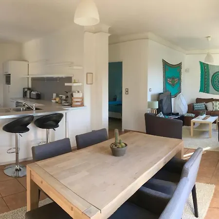 Bed,kitchen And Swimming Pool Esterel Saint-Raphael (Var)