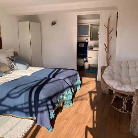 Bed,kitchen And Swimming Pool Esterel Bed & Breakfast Saint-Raphael (Var)